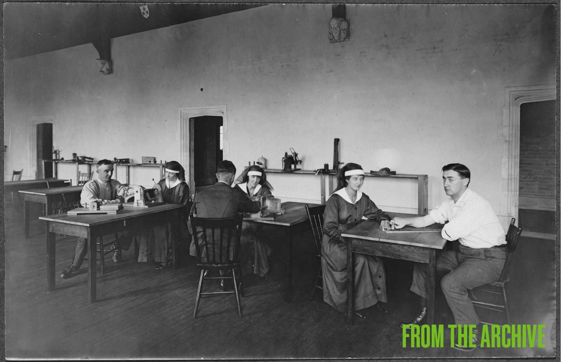 physiotherapists in Hart House working with wounded veterans from the First World War